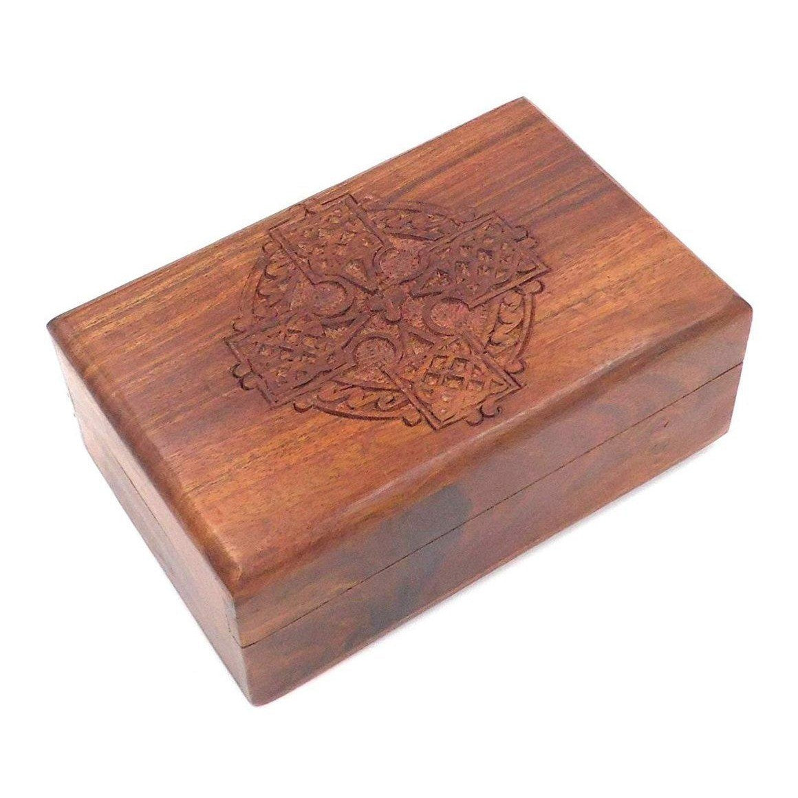 A Beautiful Carved Celtic Knot Design Wooden Box 15x10-0