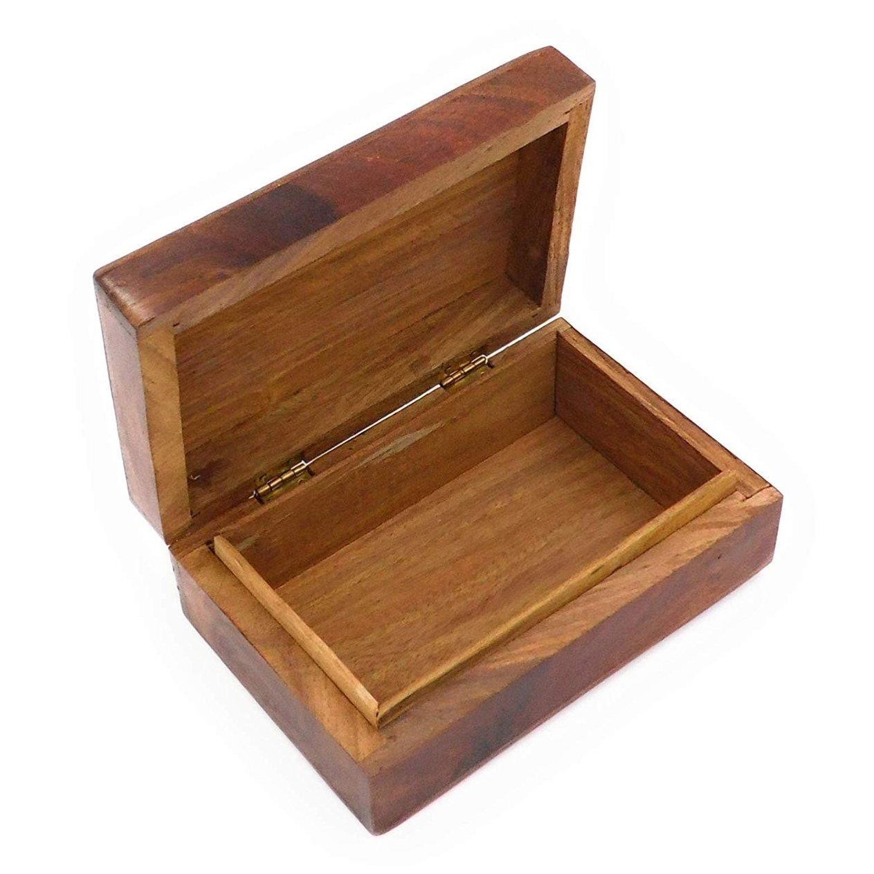 A Beautiful Carved Celtic Knot Design Wooden Box 15x10-2